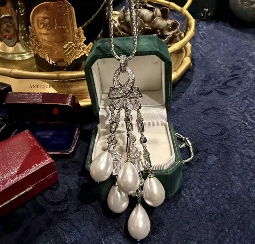 Elaris Cascade Pendant