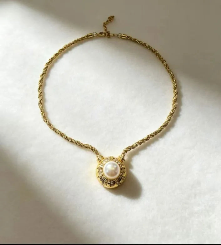 Astra Volt Necklace